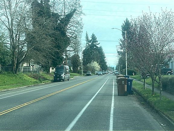 4th image of 5927 Yakima Ave