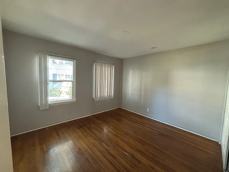 1137 E Washington Blvd — Photo 11