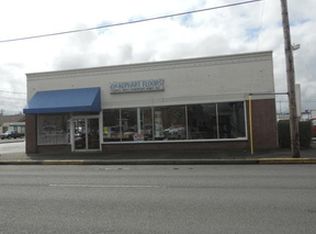 2111 3rd St, Tillamook, OR 97141