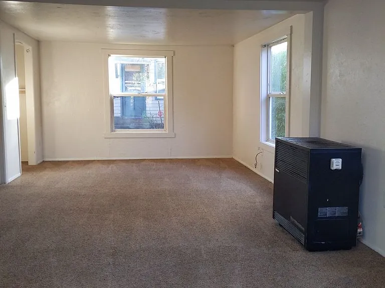 330 Howard Ave — Photo 29