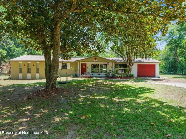 6114 Honeysuckle Ln, Brooksville, FL 34602