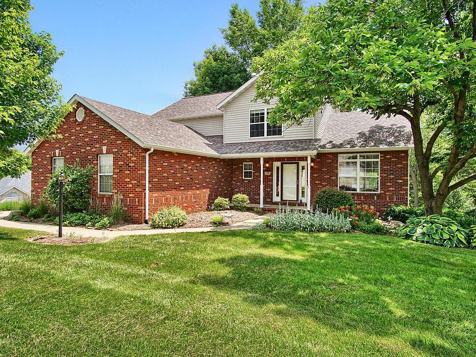 1st image of 105 Kingsbrooke Blvd