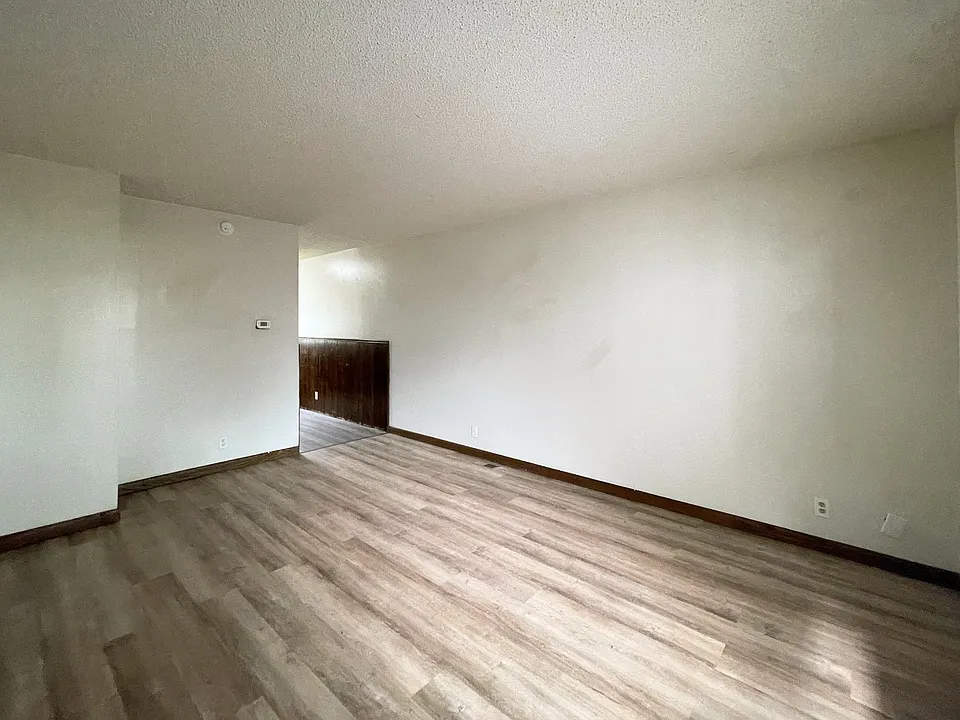 110 E 5th Ave