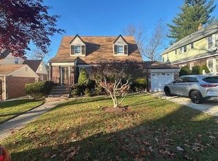 55 Hamilton Rd, Teaneck, NJ 07666