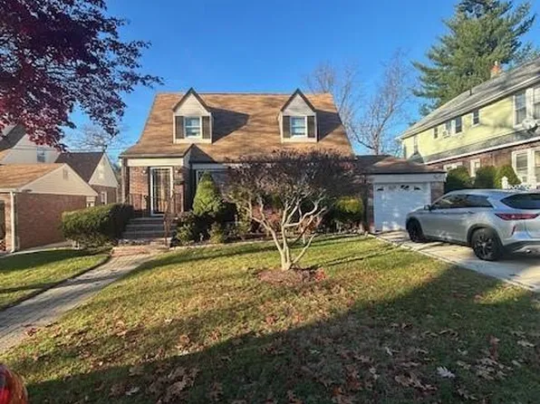 55 Hamilton Rd, Teaneck, NJ 07666