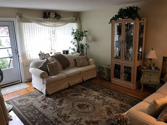 4th image of 306 Sanilac St