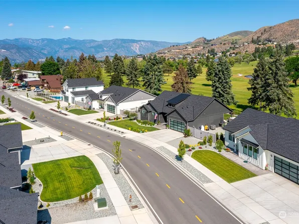 711 W Golf Course Drive, Chelan, WA 98816