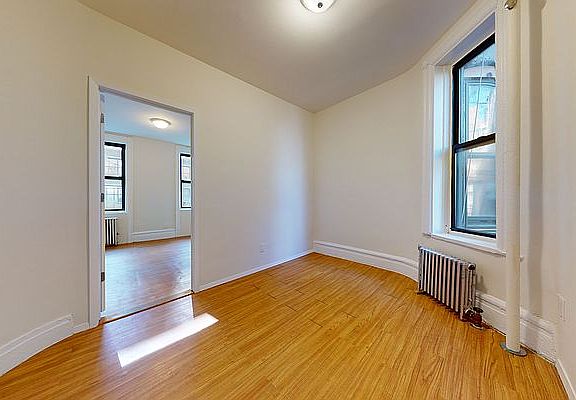 2nd image of 642 E 14th St APT 20