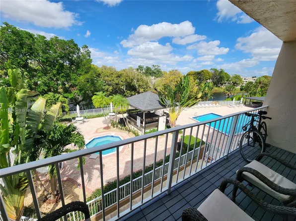 7755 SW 86th St #C-301, Miami, FL 33143