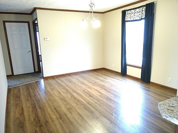 4th image of 29080 Meadowlark Blvd #211