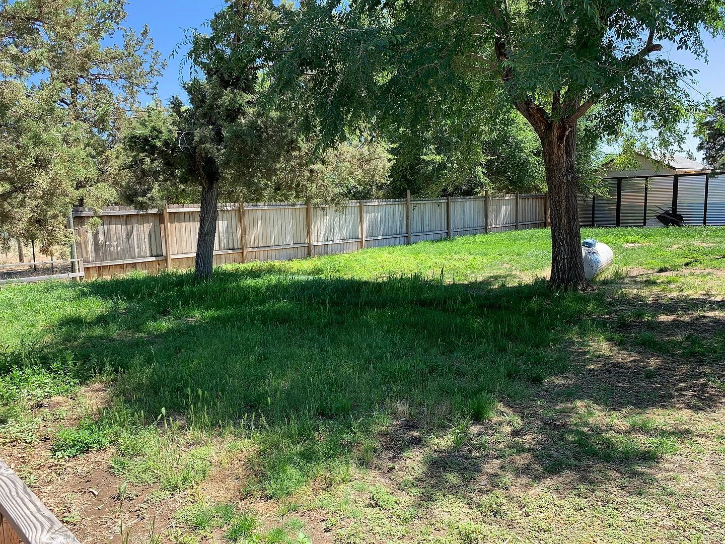 Home in Terrebonne — Photo 3