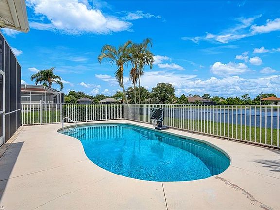 3rd image of 12070 Fairway Isles DR