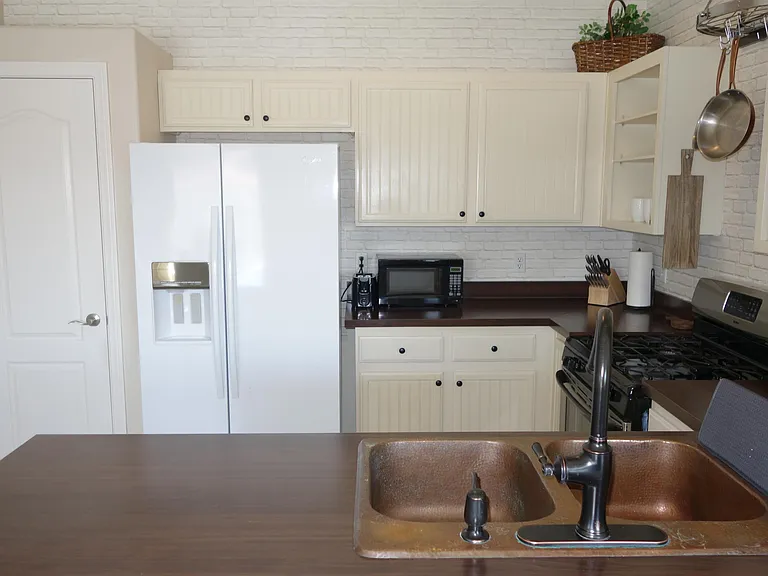 2305 W Horizon Ridge Pkwy #1323-1 — Photo 5