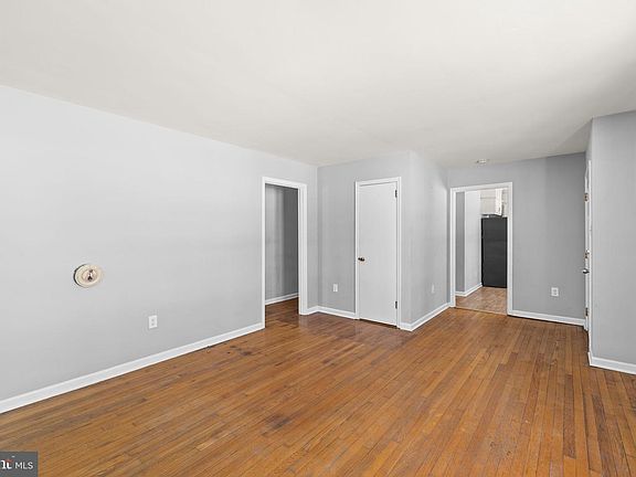 5th image of 727 Chalklevel Rd