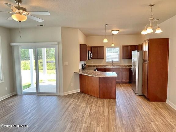 5th image of 221 Shallowbag Bay Ln