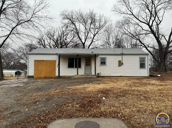 1902 SE 26th St, Topeka, KS 66605