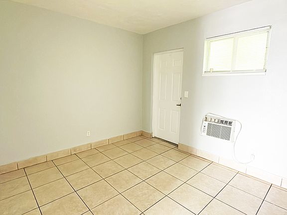 5th image of 100 NW 30th Ave APT 10