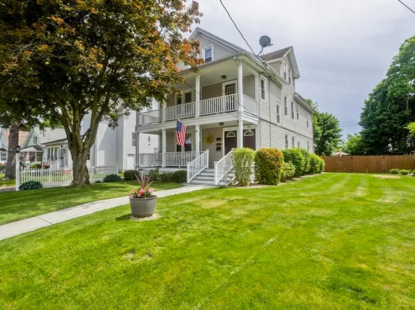 24-26 Gilman St, Holyoke, MA 01040