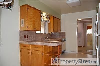 4th image of 1608 Deerwood St