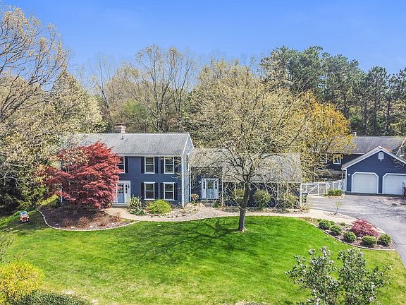 2nd image of 3042 Oak Ln