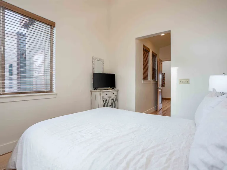 Park Ln S — Photo 37