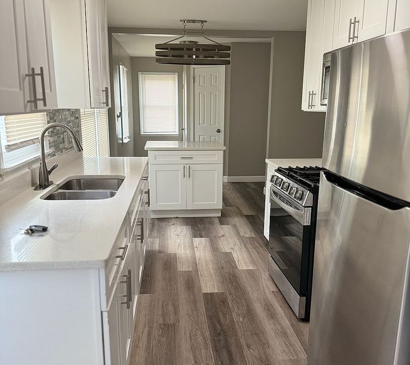 1st image of 4527 Whitcomb St