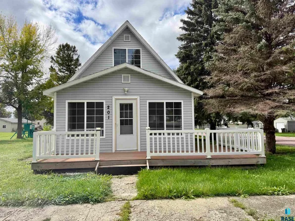 201 S Chestnut St, Ellsworth, MN 56129