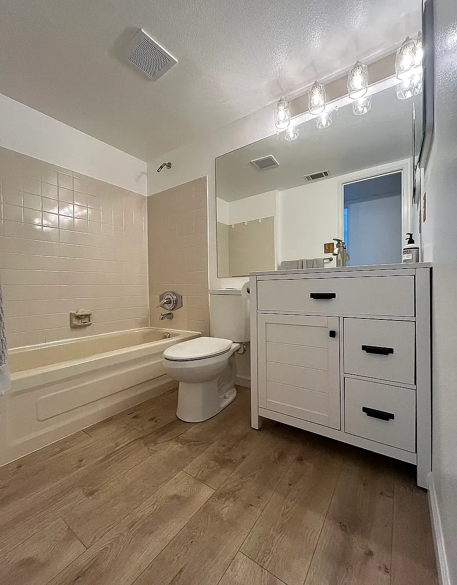 8555 Fairmount Dr — Photo 3