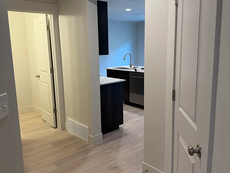 4013 S Woodland Ave — Photo 5