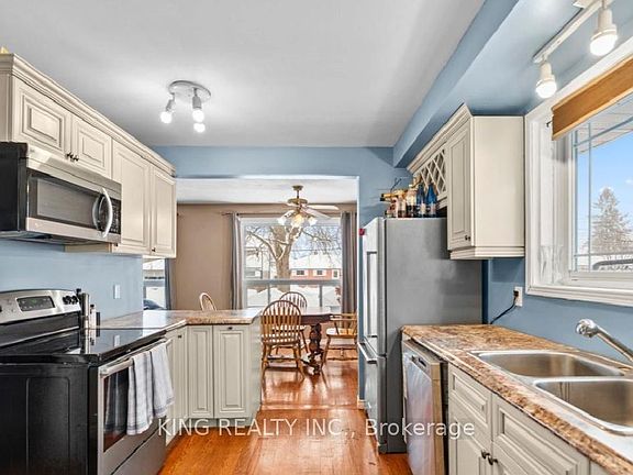 5th image of 255 Woodward Ave