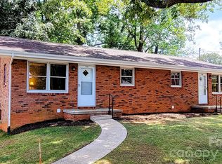 14 Oteen Church Rd, Asheville, NC 28805