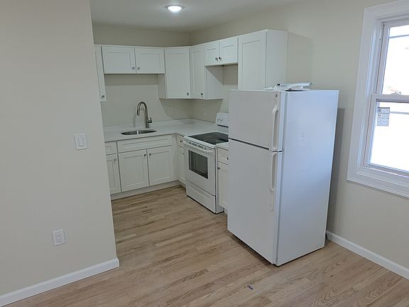 5th image of 40 Arlington Ave #1L