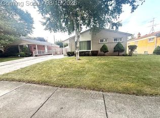 23570 Irving St, Taylor, MI 48180
