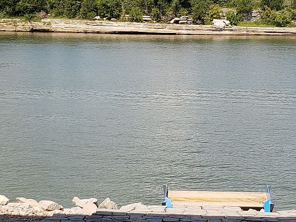 4th image of 135 Harry Terry Dr