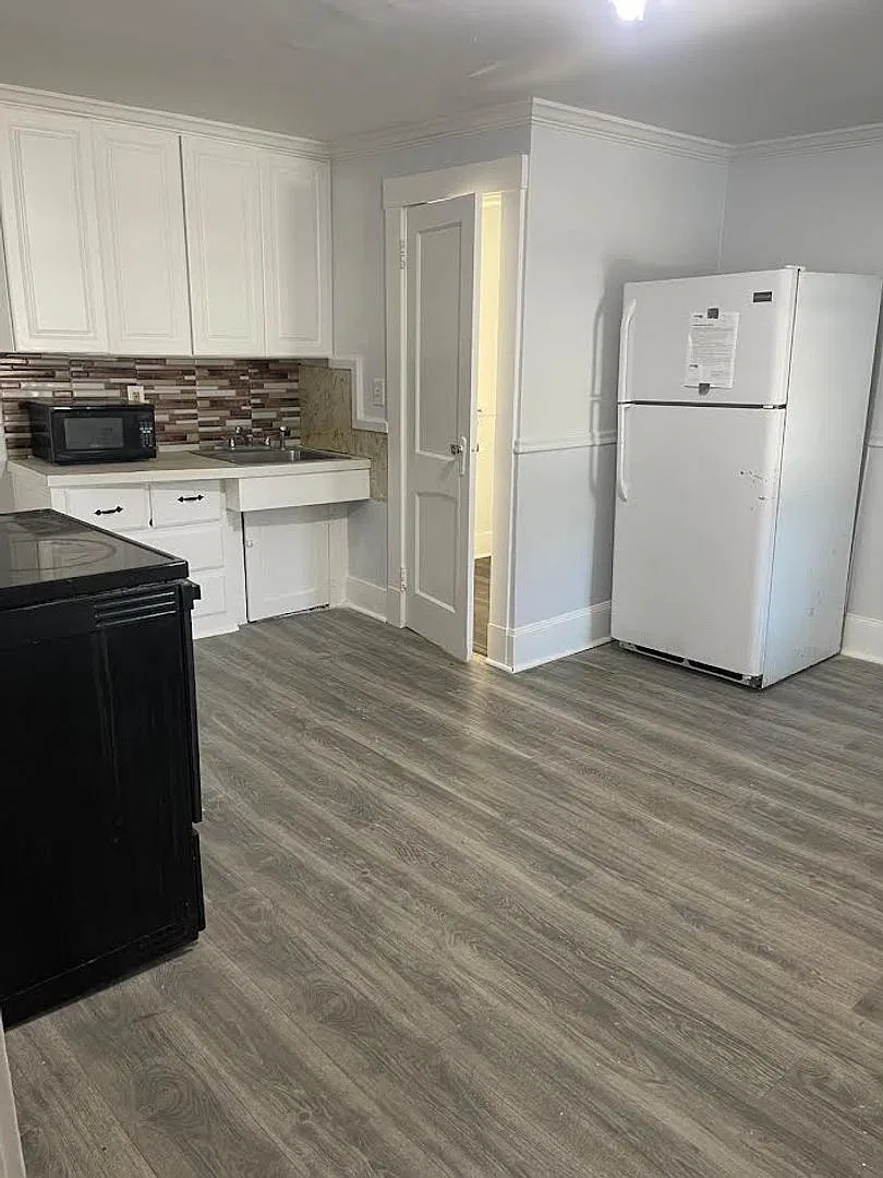 23 Green St — Photo 3