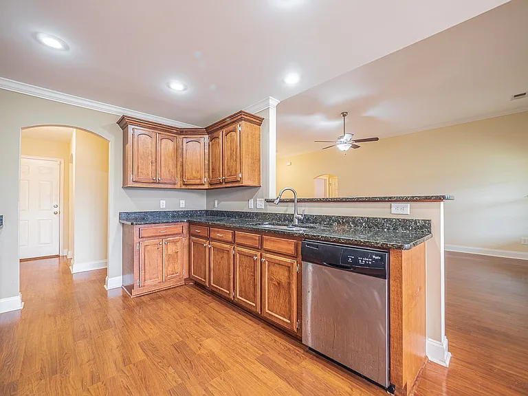 2740 Foxcroft Cir — Photo 19