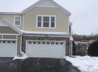 1559 Glacier Trl, Carpentersville, IL 60110