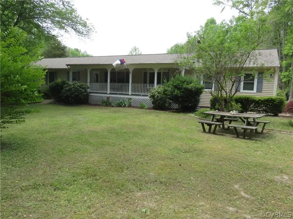 8620 Kenleigh Dr, Quinton, VA 23141