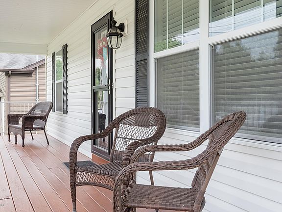 2nd image of 6214 Hillcrest Ct