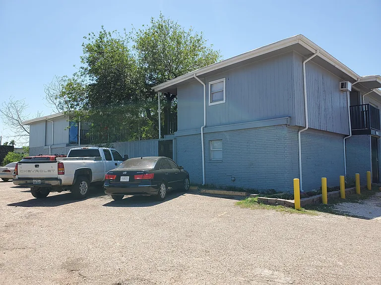 9603 Marlive Ln — Photo 3