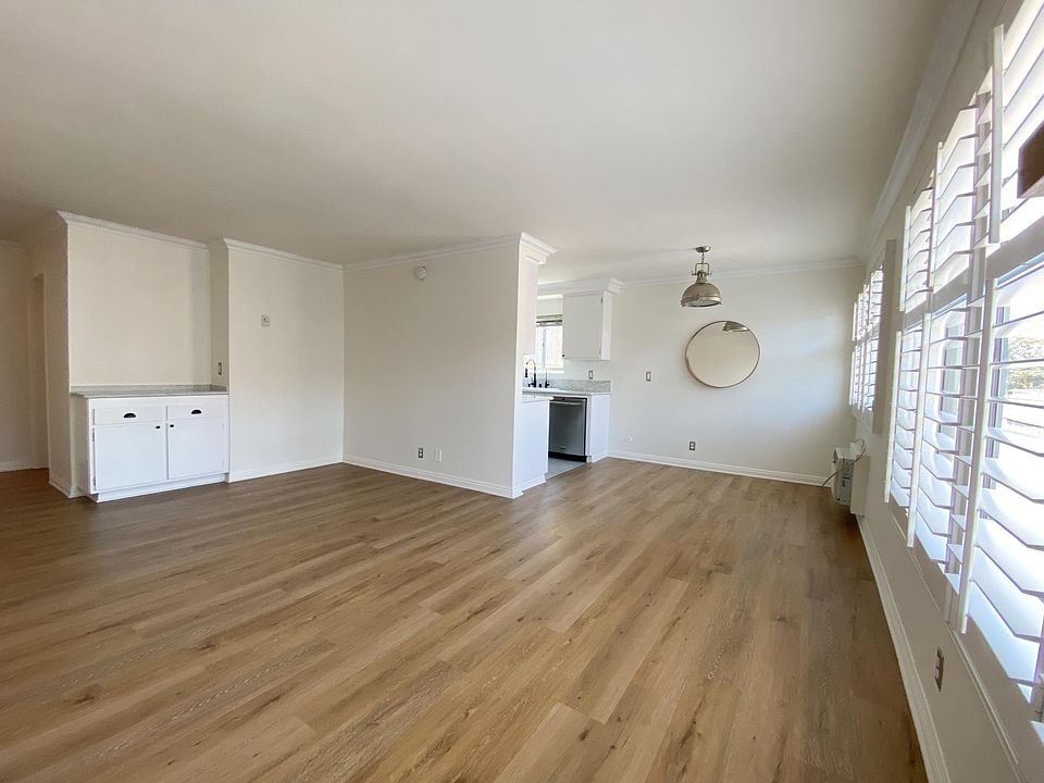 Living Room/Dining Space