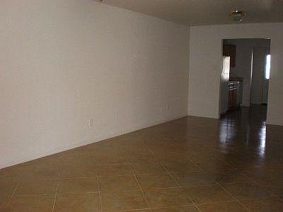 4th image of 925 Maplewood St Unit B