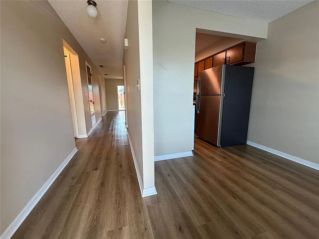 2 bed, 2.0 bath, 991 sqft, $1,600 — Photo 3