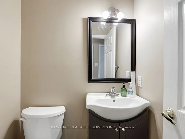 1371 Kilborn Ave — Photo 9