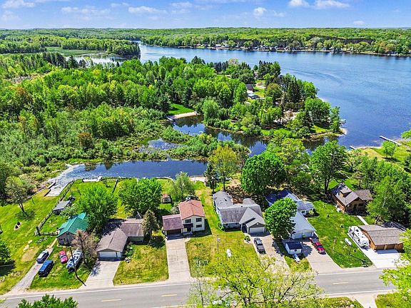 2nd image of 2675 W Lily Lake Rd