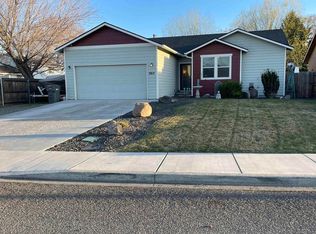 3917 W 3rd Ave, Kennewick, WA 99336