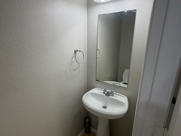 1008 Lucy Ln — Photo 15