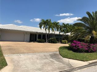518 Spoonbill Dr, Sarasota, FL 34236