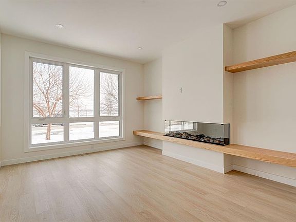 5th image of 39A E Moncton Rd NE