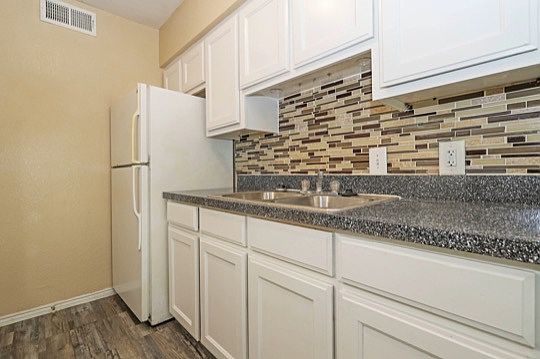 1st image of 6762 Calmont Ave #211